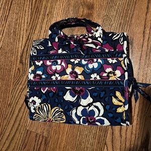Vera Bradley Retired African Violet Hanging Travel Organizer